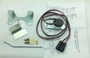 1963-1967 Chevrolet CORVETTE 4 Speed Muncie Trans BACKUP LIGHT SWITCH & BRACKET - Foto 1 di 5