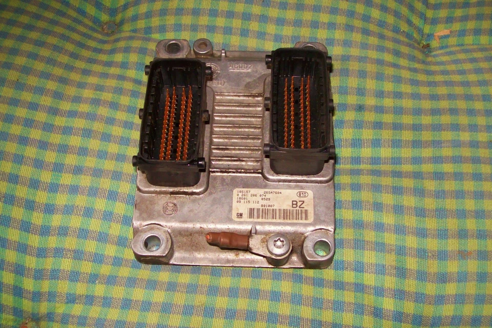 Centralina motore Opel Corsa C 0261206074 1.2 16V   - Immagine 1 di 1