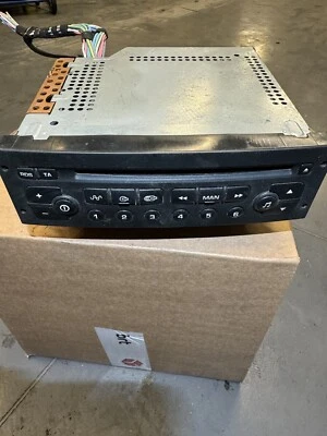 Autoradio CD 96489417  Peugeot 307 Mk1 2001-2005 usato (22276 20M-1-D-3) - Immagine 1 di 3