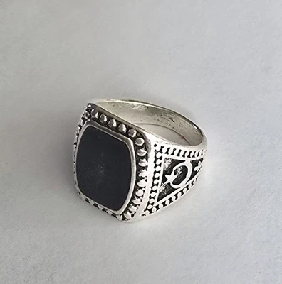 JUEGO DE BISEL ANILLO GRABADO TITANIO CALIDAD HOMBRE ÓNIX NEGRO PULIDO NUEVO TALLA 7  Foto 1 de 4