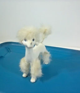 Estatuilla de caniche HB porcelana Japón piel real vintage perro francés blanco - Imagen 1 de 9