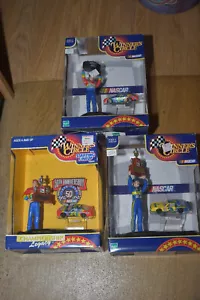 NASCAR Champion Figur & Auto Diarama Jeff Gordon Dale Earnhardt Wählen Sie - Bild 1 von 4