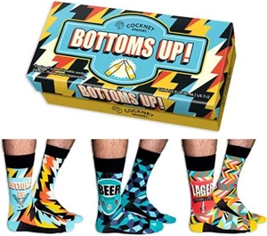 Juego de Regalo de Calcetines para Hombre con Temática de Cerveza - De abajo hacia arriba por Cockney Spaniel - Regalos para Él - Imagen 1 de 1
