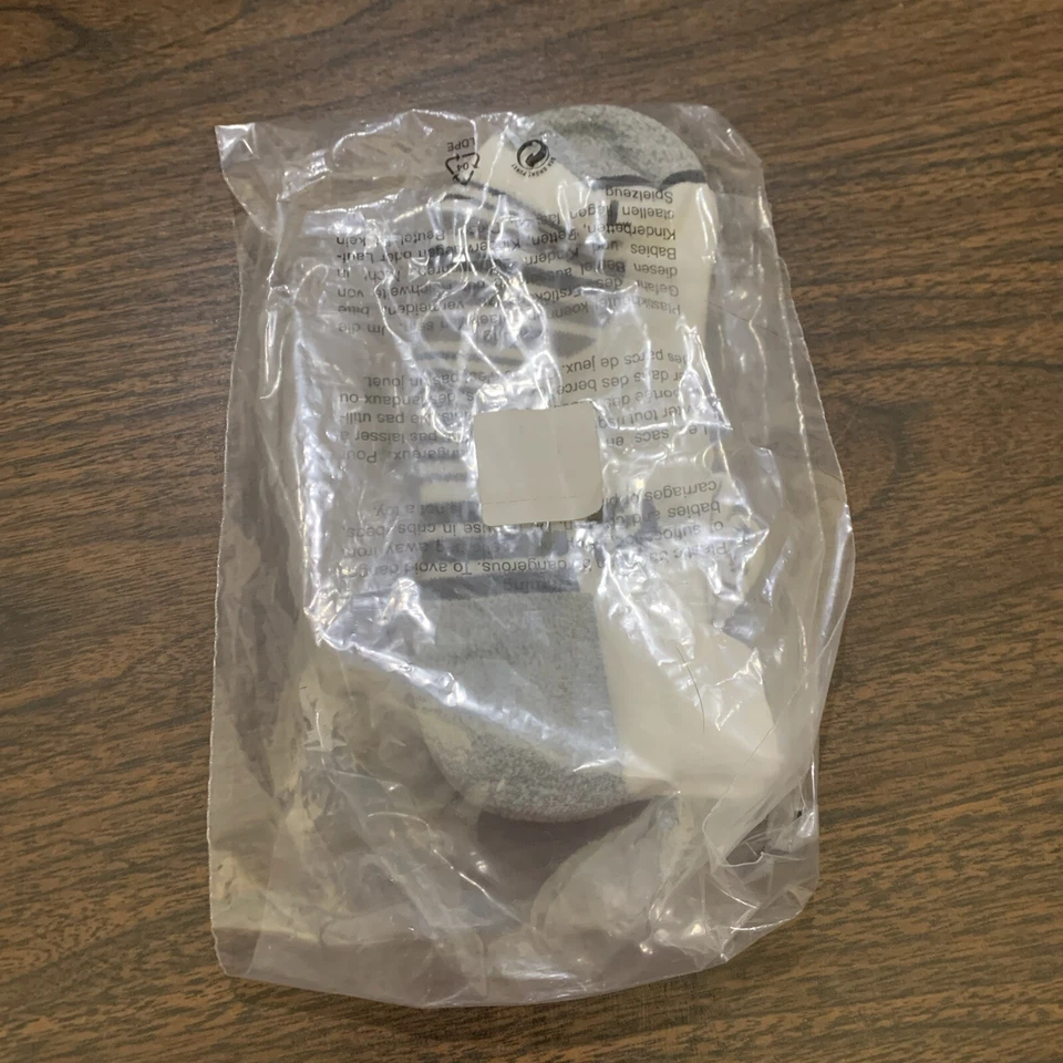 ASICS Women’s Hexagon Socks Sz. M NEW White - Image 1 of 2