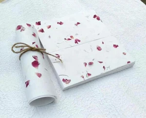 Handgefertigtes Recyclingpapier mit gepressten Blumen für Briefe, Einladungsbriefpapier - Bild 1 von 4