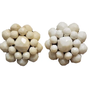 VINTAGE GERMANY SIGNED CLIP-ON EARRINGS WHITE MILK GLASS CLUSTER BEADS - Picture 1 of 6