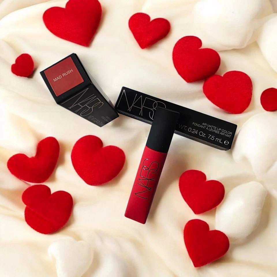 COLOR DE LABIOS MATE AIRE DESNUDO MAD RUSH 0,24 OZ Foto 1 de 1