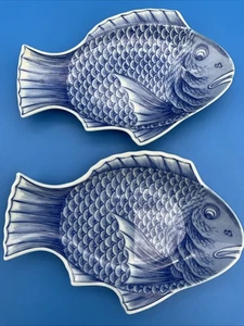 Juego de 2 platos antiguos japoneses Arita Imari porcelana azul en forma de pescado - Imagen 1 de 16