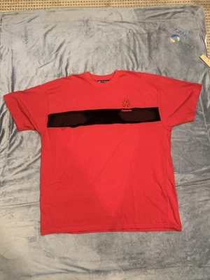 Camiseta Akademiks Roja Calibre Pesado Terciopelo Negro Pecho Rayas Talla XXL Foto 1 de 4