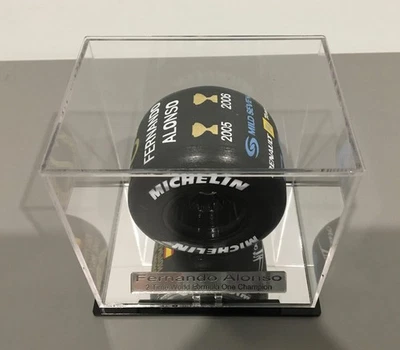 1/10th Fernando Alonso 2 Time World Champion Tyre Display Award - Image 1 of 4
