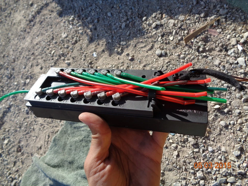 Mercedes-Benz W210 E320 E430 E300 E220 E260 E280 E55 AMG heater AC valve vaccum - Image 1 of 1