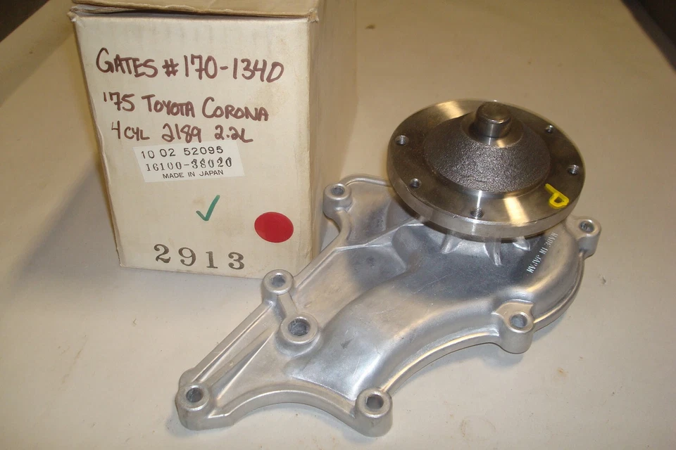 1975 TOYOTA CELICA, CORONA AND PICKUP WATER PUMP' GMB# 170-1340 - Изображение 1 из 1