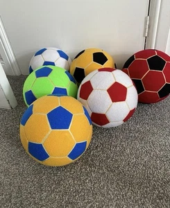 X1 NUEVO Fútbol Adhesivo para Dardo Inflable Gancho y Ojo Tamaño Completo 5 Pelotas Reino Unido - Imagen 1 de 9