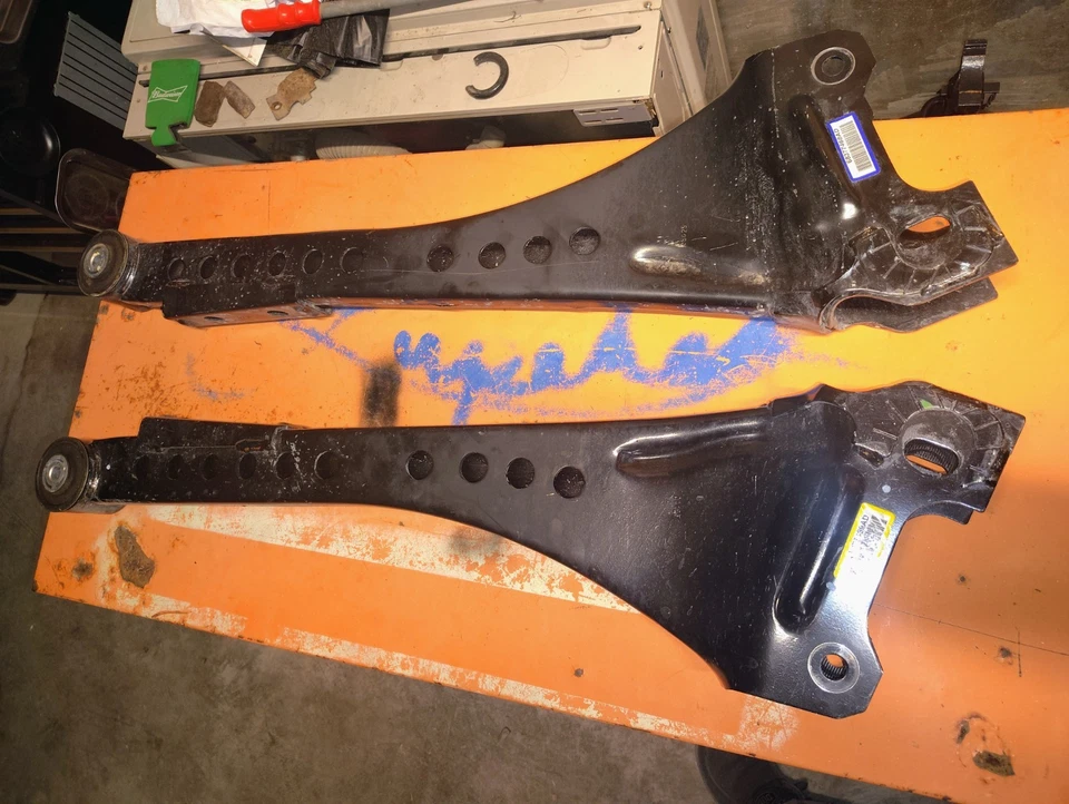 OEM 2025 RAM 3500 FRONT CONTROL ARMS 68377469AD / 68377468AD - Image 1 of 4