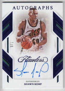 2022-23 Panini Flawless Supersonics Shawn Kemp Autographs Blue Sapphire Auto 7/8 - Bild 1 von 2