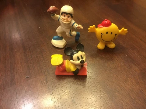 VINTAGE LOT 1983 SPORTS BILLY, Mr. MAN 1971 & DISNEY MICKEY MINIATURE FIGURES Cover
