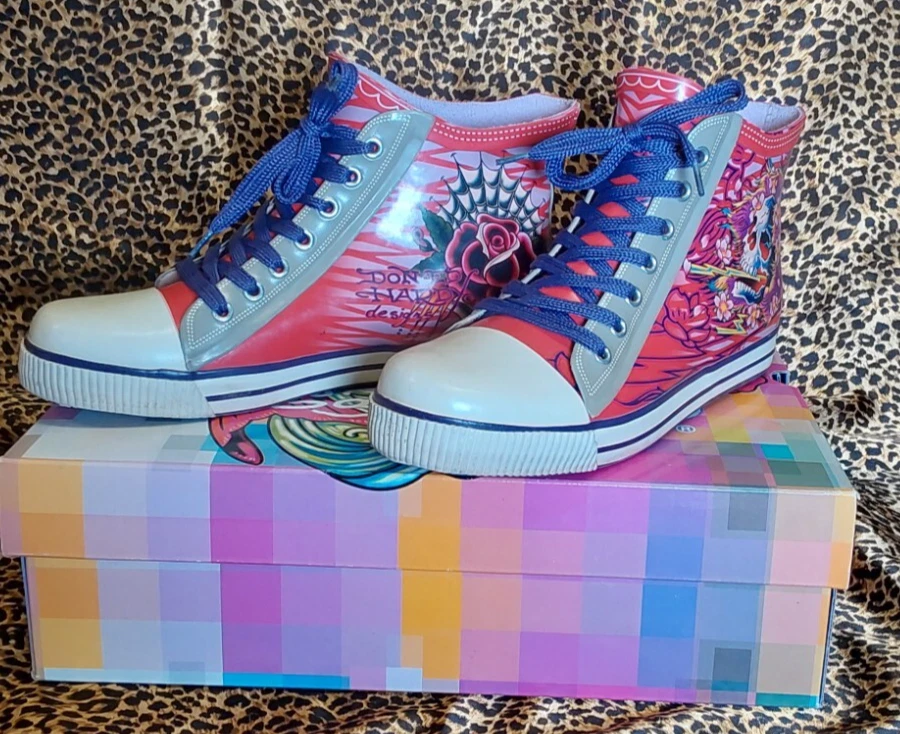 Ed Hardy, резиновый шнурует вверх дождя ботинки / Hi верхний sz.6 черепа, отличном состоянии - Изображение 1 из 4