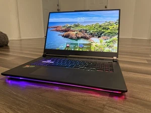 ROG Strix G17 RTX 4060 Gaming Laptop 1Gig Storage Very Good Condition - Afbeelding 1 van 4