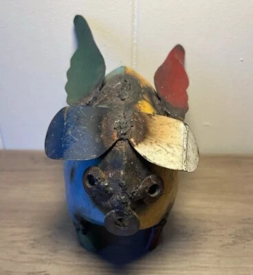 Cerdo volador de metal reciclado adorno de jardín estatuilla patio arte decoración rústica 11 OZ Foto 1 de 4