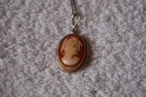 Vintage 1970s Silver Cameo With Chain - Picture 1 of 3