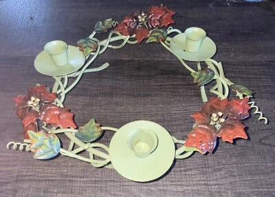 Grinalda de Natal vintage Poinsétia peça central de metal 11” círculo para 3 cônicos - Imagem 1 de 4