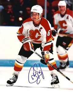 Phil Housley Autographed 8x10 Calgary Flames Free Shipping #S2852 - Picture 1 of 1