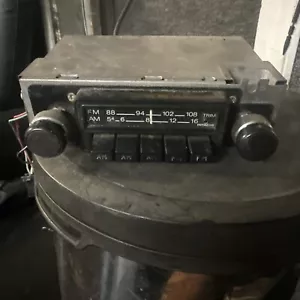 Radio AM/FM Datsun 260Z 280Z 1976-78 OEM súper rara Hitachi km-1821ze OEM - Imagen 1 de 10