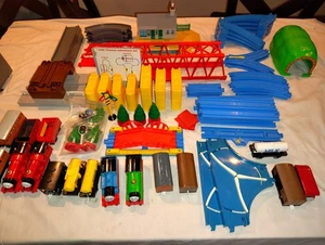 Tomy Tomica World Thomas The Tank Engine Adventure Set #7408 W/ Expansion Set - Picture 1 of 17