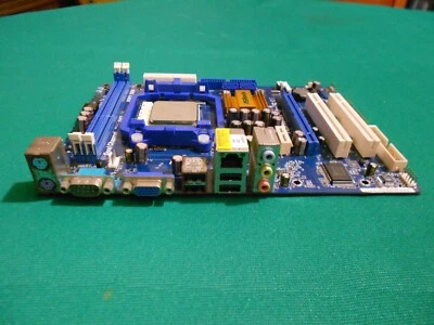 SCHEDA MADRE ASROCK N68-S3-UCC + CPU AMD ATHLON II - Immagine 1 di 4