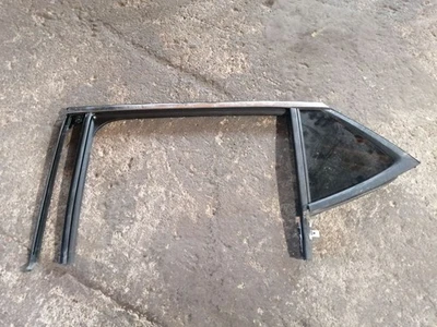 Finestra triangolare sinistra Buick Encore GX I 2021 vetro triangolare porta posteriore - Immagine 1 di 4