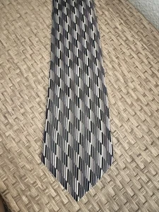 Z Inc Black and White Tie 100% Silk - Picture 1 of 4