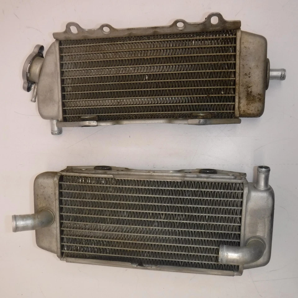 2004 kawasaki kx250f OEM ENGINE MOTOR COOLING COOLER RADIATOR SET - Image 1 of 4