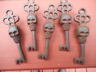 LOT OF 5 Antique Style Skull Head Iron Skeleton Keys lot 5 keys TOTAL - Image 1 of 3