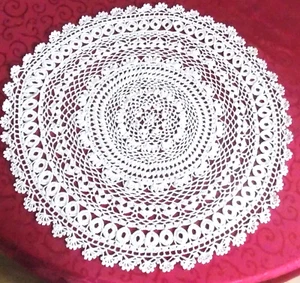 NAPPERON  CROCHET MAIN CREATION S RAISONNIER ARTISANAT FRANCAIS  ecru 60cm - Picture 1 of 4