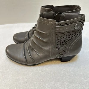 Rockport Ankle Bootie Womens SZ 8.5 Grey Leather Brynn Stencil Panel Zip Comfort - Picture 1 of 10