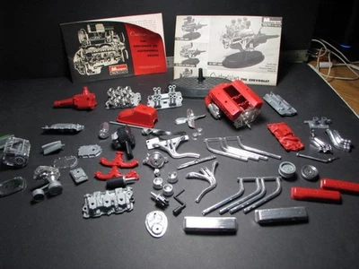 LOTE DE PEÇAS VINTAGE MONOGRAMA 1/8 PE-62 PERSONALIZANDO CHEVY V-8 MOTOR CONSTRUÍDO - Imagem 1 de 4