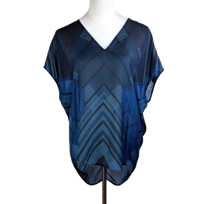 Blusa Vince XS azul 100% seda estampa geométrica ajuste relaxado manga dolman gola V - Imagem 1 de 4