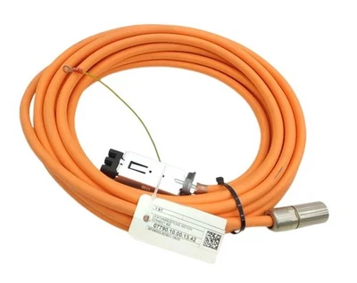 12m Isus Chainflex CF270. UL.15.15.02.01.D Geschirmte Servoleitung mit Stecker - Image 1 of 4