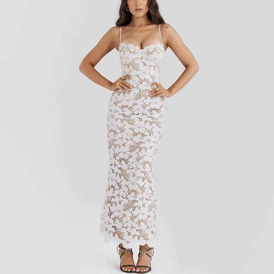 Платье макси Mathilde - белое на шнуровке с цветочной вышивкой - Изображение 1 из 4
