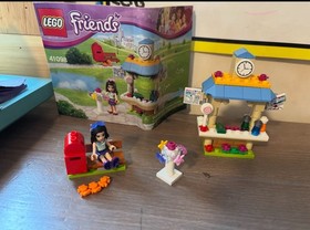 LEGO FRIENDS: Emma's Tourist Kiosk (41098) [RETIRED]