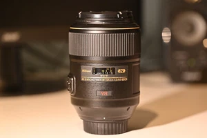 Nikon AF-S VR Micro-Nikkor 105mm f/2.8G IF-ED Lens Made In Japan Boxed - Picture 1 of 8