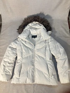 Chaqueta acolchada Nine West Puffer blanca relleno de plumón ribete de piel sintética para mujer’s mediana - Imagen 1 de 23