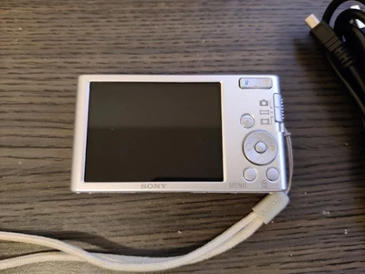 Silver Camera Sony DSC-W830 Cyber-Shot 20.1MP 8x zoom Digital Camera - Image 1 of 4
