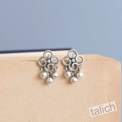Pendientes de plata esterlina estilo vintage pequeños ornamentados con perlas gotas Foto 1 de 4