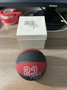 Vintage 1997 Michael Jordan Watch in Case #23 Avon Wilson Chicago Bulls with Box - Picture 1 of 8