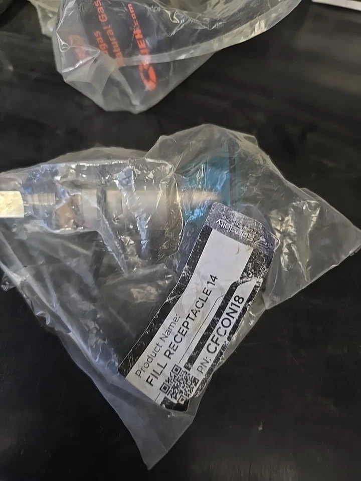 Receptáculo de llenado de GNC CFCON18 Foto 1 de 1