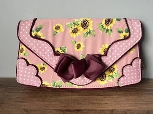 IRREGULAR CHOICE PINK SUNFLOWER FLORAL PRINT CLUTCH BOW HANDBAG BAG - Picture 1 of 5
