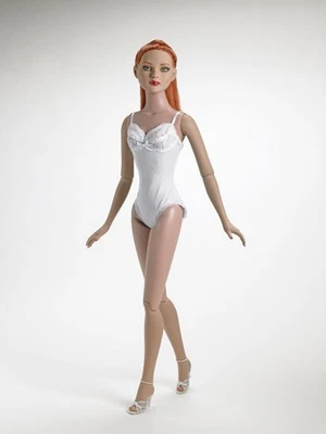 22" Tonner American Model  - Basic Redhead  - 2007 - Bonus Accessories Incl. - Image 1 of 4