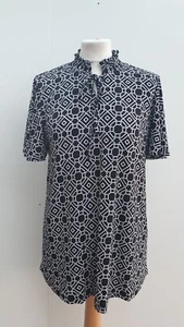 Nina Leonard Smock Notch Front Flutter Sleeve floral top size small QVC bk - Picture 1 of 4