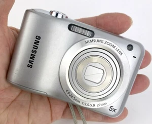 SAMSUNG ES30 DIGITAL CAMERA 12.2 MP ZOOM LENS Parts Only - Picture 1 of 8